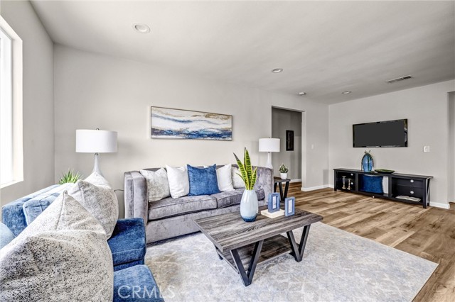 Image 5 of 39 For 14431 Harvest Ave