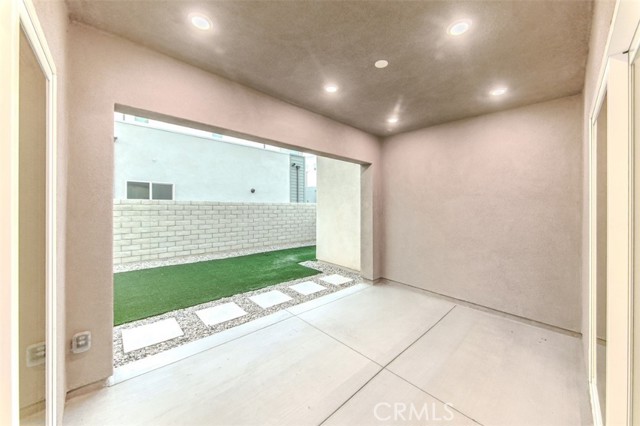 Detail Gallery Image 41 of 56 For 27503 Golden Currant, Valencia,  CA 91381 - 5 Beds | 4/1 Baths