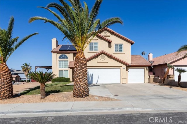 8961 Newcastle Avenue, Hesperia CA: https://media.crmls.org/medias/fdfdb72f-7e31-4281-992d-5ce92f3b3a24.jpg