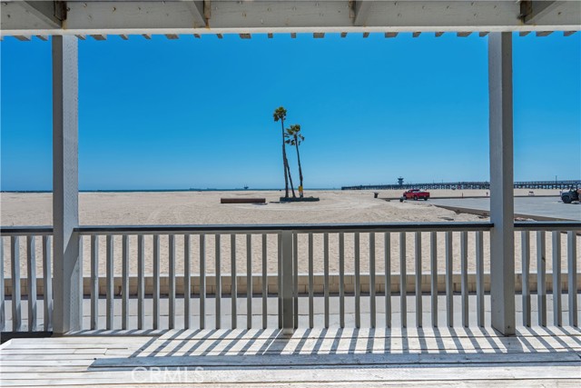 1003 Seal Way, Seal Beach CA: https://media.crmls.org/medias/fdfe83a0-5a07-4599-b84b-31953823385c.jpg