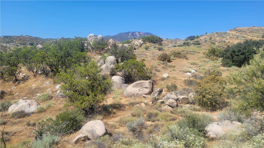 48775 Leaning Rock Court