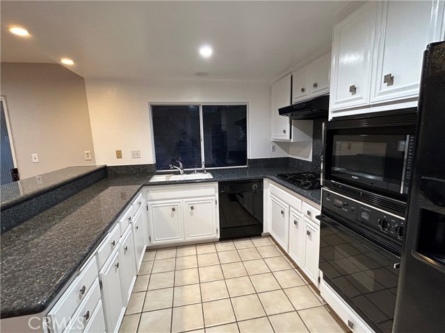 Detail Gallery Image 7 of 23 For 25823 Browning Pl, Stevenson Ranch,  CA 91381 - 3 Beds | 2/1 Baths