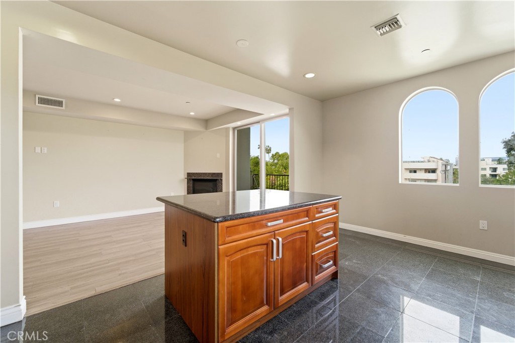 MLS #SR25260457 image #11