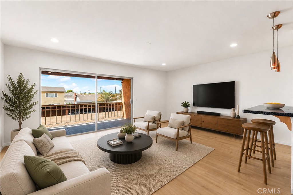 6600 Warner #94, photo 3