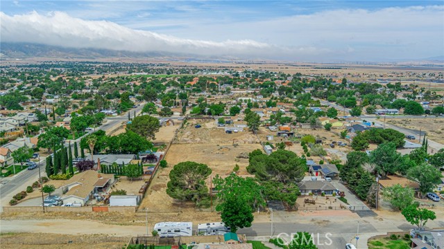 42631 51st W Street, Quartz Hill CA: https://media.crmls.org/medias/fe00538d-c459-4c4e-b2ec-5f8df8ea7d87.jpg