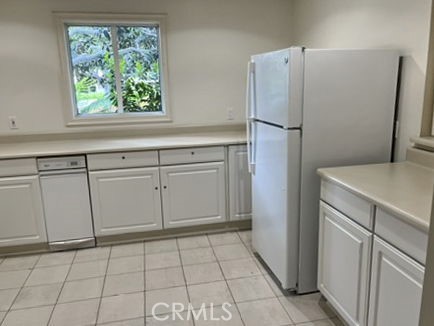 Detail Gallery Image 56 of 69 For 230 Lille Lane 212, Newport Beach,  CA 92663 - 2 Beds | 2 Baths