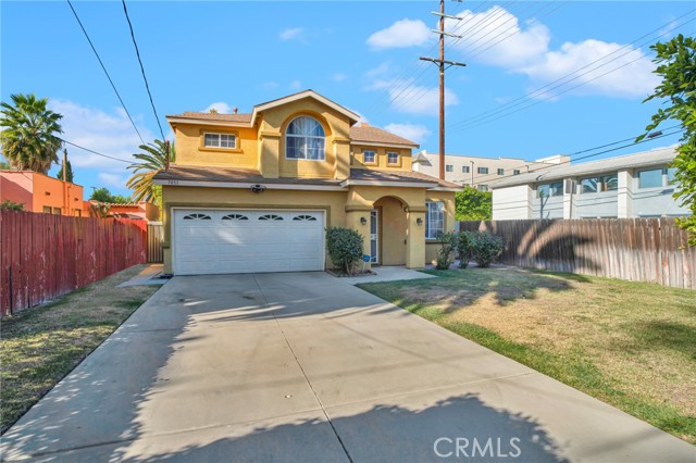 Detail Gallery Image 2 of 27 For 7051 Baird Ave, Reseda,  CA 91335 - 7 Beds | 5 Baths