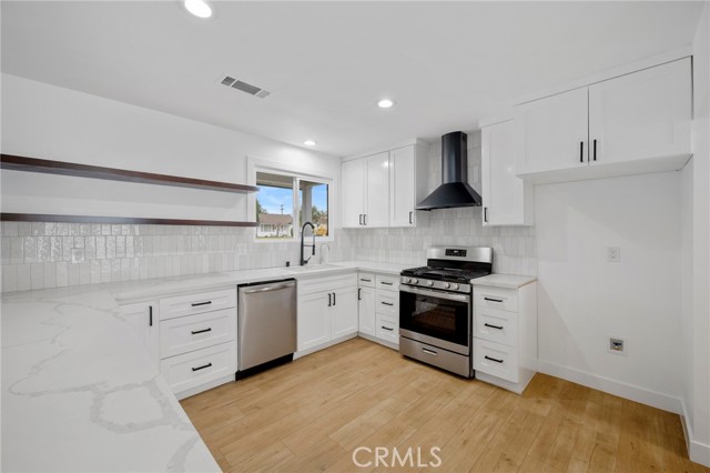 Detail Gallery Image 7 of 29 For 2640 N Buena Vista St, Burbank,  CA 91504 - 3 Beds | 2 Baths