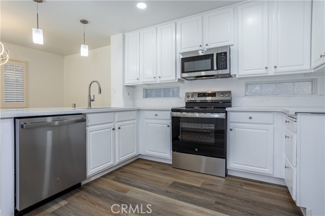 Detail Gallery Image 12 of 31 For 9815 Cabbage Rose, Bakersfield,  CA 93311 - 2 Beds | 2 Baths