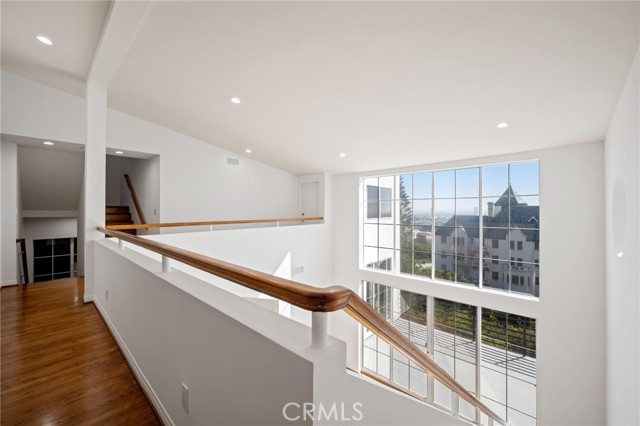 Detail Gallery Image 17 of 35 For 8246 Woodshill Trl, Los Angeles,  CA 90069 - 5 Beds | 5 Baths