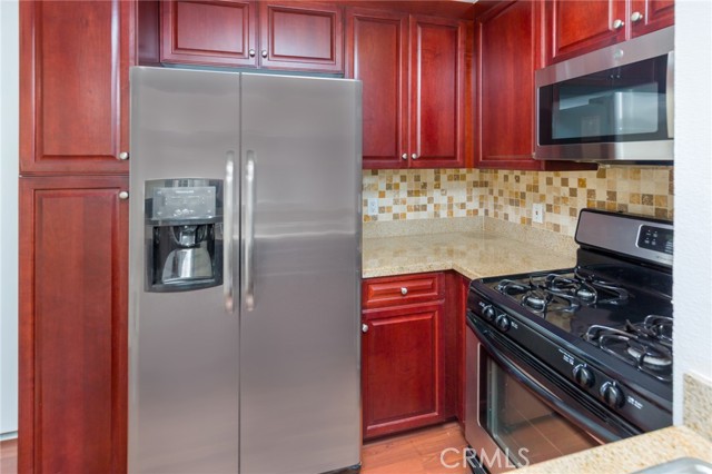 Detail Gallery Image 6 of 19 For 5545 Canoga Ave #320,  Woodland Hills,  CA 91367 - 1 Beds | 1 Baths