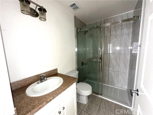 Detail Gallery Image 15 of 25 For 5510 Owensmouth Ave #327,  Woodland Hills,  CA 91367 - 2 Beds | 2 Baths