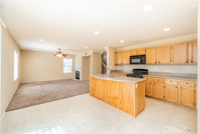 Detail Gallery Image 13 of 51 For 32057 Meadow Wood Ln, Lake Elsinore,  CA 92532 - 3 Beds | 2/1 Baths