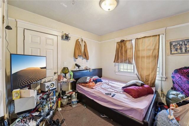 Detail Gallery Image 10 of 11 For 231 W 88th St, Los Angeles,  CA 90003 - 4 Beds | 3 Baths