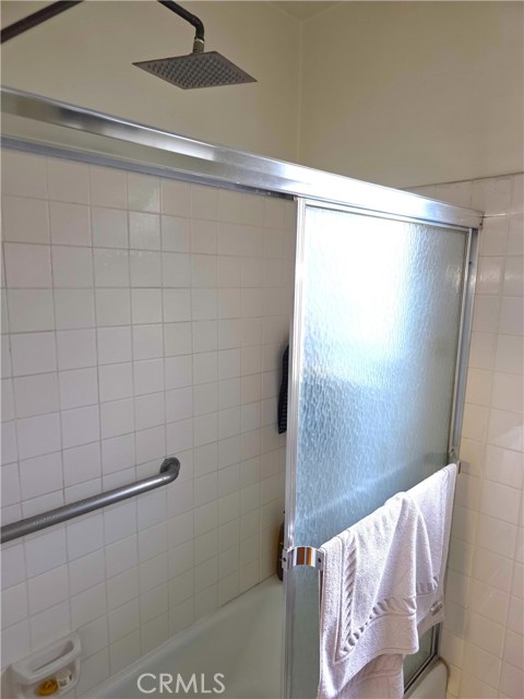 Detail Gallery Image 3 of 14 For 10251 Foster Rd, Downey,  CA 90242 - 4 Beds | 2 Baths