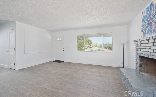 Detail Gallery Image 9 of 37 For 16104 Stagecoach Ave, Palmdale,  CA 93591 - 3 Beds | 2 Baths