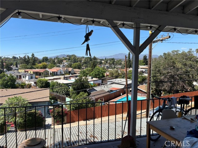 Detail Gallery Image 17 of 22 For 5020 Aldama, Los Angeles,  CA 90042 - 5 Beds | 2 Baths