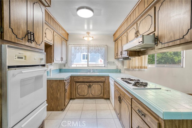 8834 Gerald Avenue, North Hills CA: https://media.crmls.org/medias/fe06f7d3-a802-4a51-8f01-fd47bab2923e.jpg