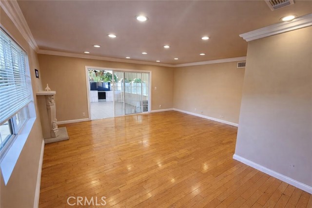 Detail Gallery Image 2 of 13 For 14608 Cohasset Street, Van Nuys,  CA 91405 - 3 Beds | 2 Baths