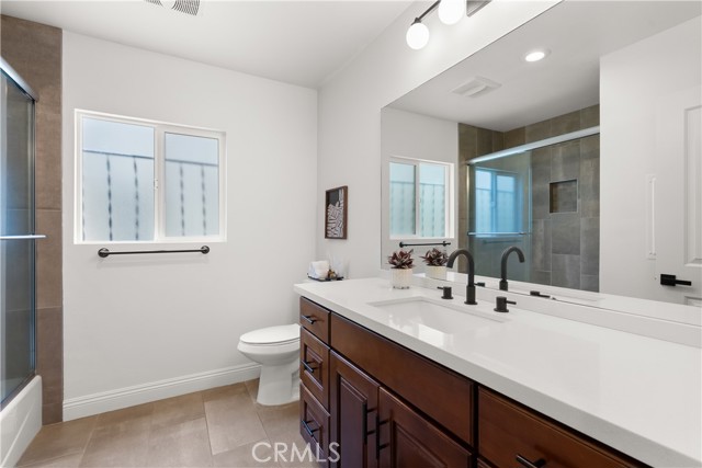1831 E Appleton Street, Long Beach CA: https://media.crmls.org/medias/fe092d03-7f79-4bea-80a0-dd5ae8dd7d24.jpg
