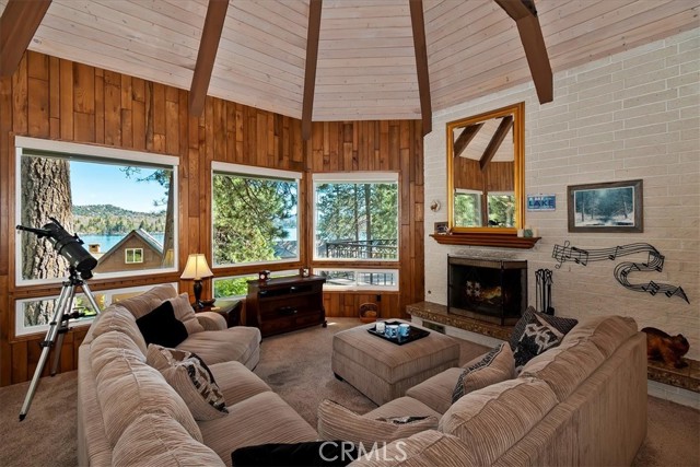 Detail Gallery Image 7 of 49 For 28065 Peninsula, Lake Arrowhead,  CA 92352 - 4 Beds | 3/1 Baths