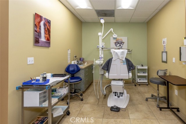 6624 Van Nuys Boulevard, Van Nuys CA: https://media.crmls.org/medias/fe09d90f-7ced-4c3d-95c9-03baf756f09e.jpg