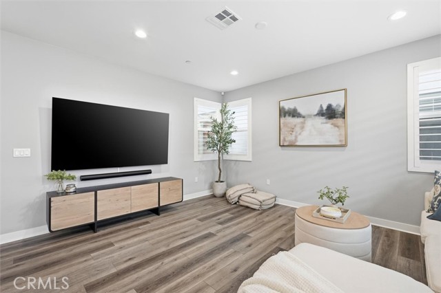 Detail Gallery Image 6 of 59 For 2144 Swallowtail Walk, Gardena,  CA 90249 - 4 Beds | 2/2 Baths