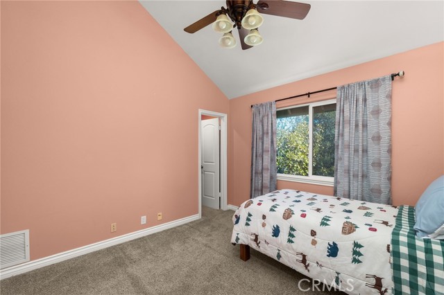 Detail Gallery Image 29 of 45 For 1158 Klondike, Lake Arrowhead,  CA 92352 - 4 Beds | 2/1 Baths