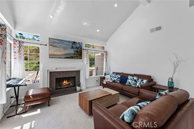 87 Montara Drive, Aliso Viejo CA: https://media.crmls.org/medias/fe0a2001-ef16-484c-a58c-1311e62e9cff.jpg