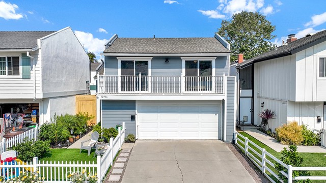 32956 Calle Del Tesoro, San Juan Capistrano CA: https://media.crmls.org/medias/fe0b4bbe-418e-4510-90d8-ef127b81c2cd.jpg