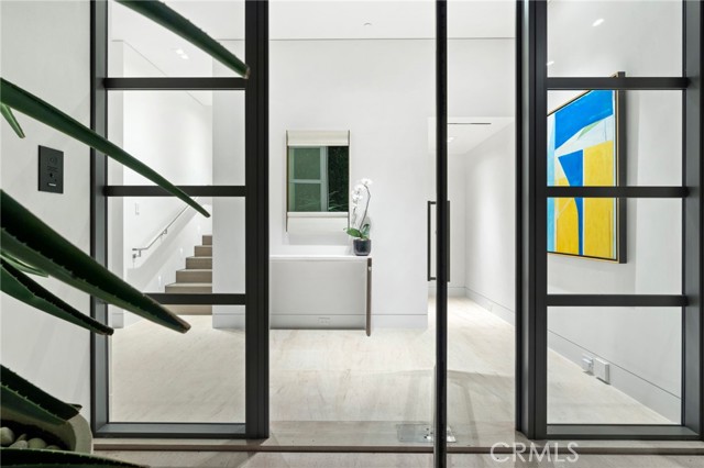 Detail Gallery Image 6 of 27 For 2108 E Oceanfront, Newport Beach,  CA 92661 - 5 Beds | 5/1 Baths