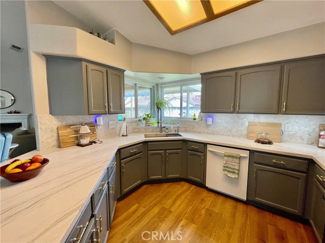 Detail Gallery Image 5 of 21 For 443 S Park, Kerman,  CA 93630 - 4 Beds | 2 Baths