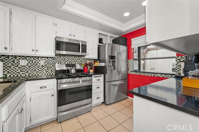Detail Gallery Image 2 of 50 For 308 Molokai Dr, Placentia,  CA 92870 - 2 Beds | 2/1 Baths