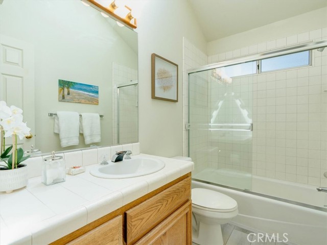 Guest Bathroom is between the bedrooms.