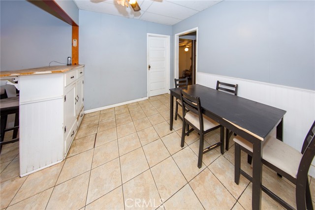 8760 Noble Avenue photo 6