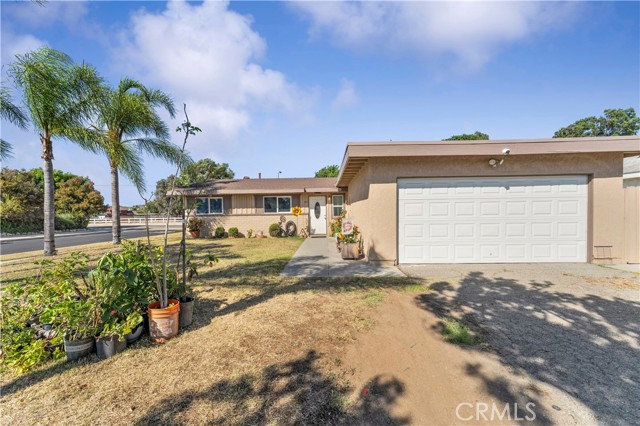 Detail Gallery Image 1 of 1 For 1093 Gentle Dr, Corona,  CA 92878 - 3 Beds | 2 Baths