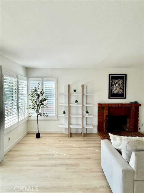 Detail Gallery Image 2 of 9 For 25676 Williamsburg Ct, Lake Forest,  CA 92630 - 4 Beds | 2/1 Baths