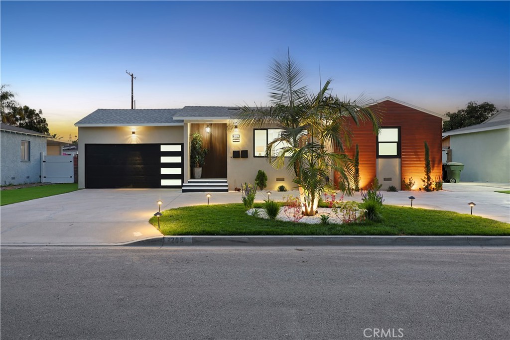 SingleFamilyResidence at 209 N Dahlia Drive