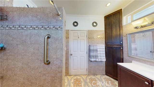 5854 Woodlawn Avenue, Los Angeles CA: https://media.crmls.org/medias/fe10c312-4681-4e50-8dbc-26204117790a.jpg