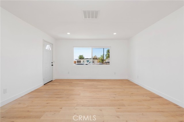 25742 7th Street, San Bernardino CA: https://media.crmls.org/medias/fe10f5dd-adcd-4175-b2c8-0b957ad35ad0.jpg