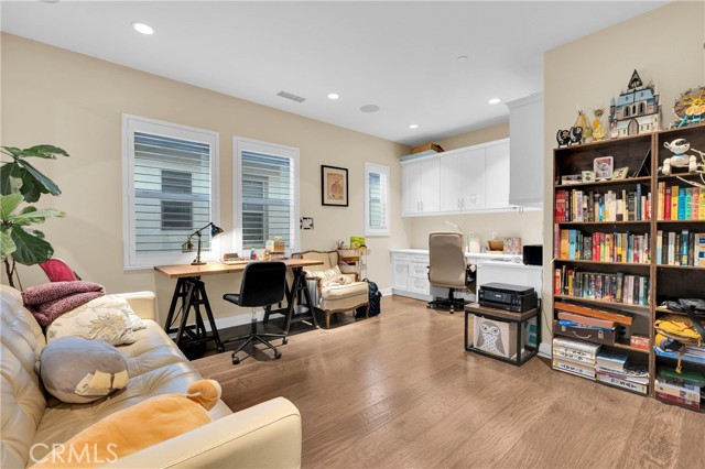 Image 8 of 66 For 220 Barnes  