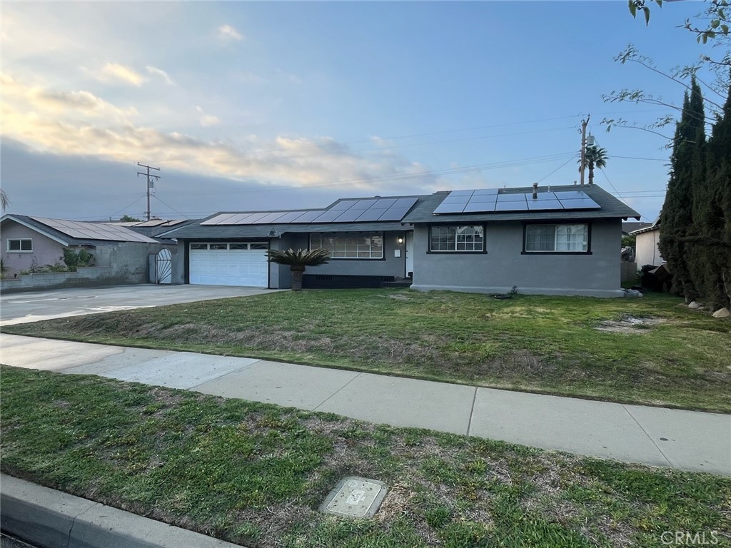 1234 W Vesta Street