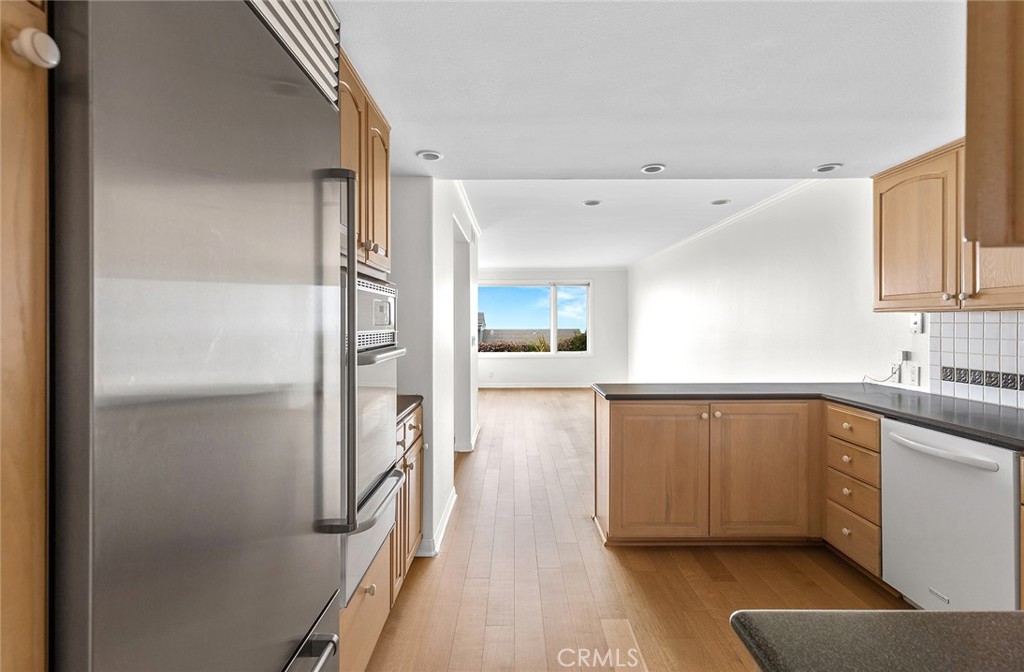 Fe117b4c 518a 4cea B97e A04bcc2a7721