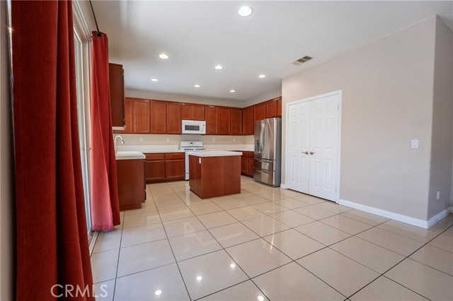 Detail Gallery Image 14 of 66 For 31010 Sedona St, Lake Elsinore,  CA 92530 - 4 Beds | 3 Baths
