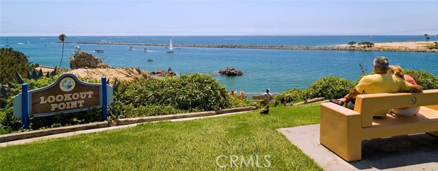 Detail Gallery Image 6 of 57 For 2711 Seaview Ave, Corona Del Mar,  CA 92625 - 2 Beds | 2 Baths