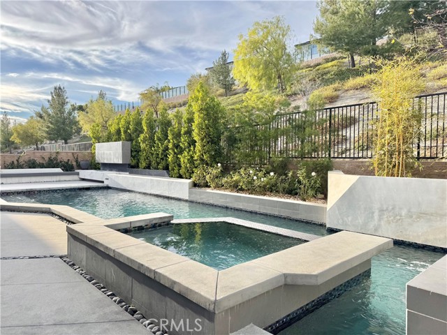 20401 W Aberdeen Lane, Porter Ranch CA: https://media.crmls.org/medias/fe121237-34d1-4c28-b03f-0ce366b27e6e.jpg