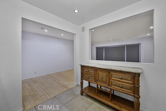 Detail Gallery Image 14 of 34 For 21 Alamitos #1,  Long Beach,  CA 90802 - 2 Beds | 2 Baths