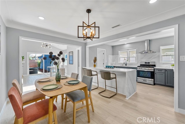 8460 Truxton Avenue, Los Angeles CA: https://media.crmls.org/medias/fe12be36-15be-40d3-921d-af5c84f5c64d.jpg