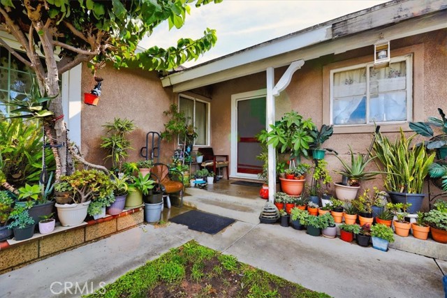 Detail Gallery Image 9 of 12 For 1626 W Mcfadden, Santa Ana,  CA 92704 - 4 Beds | 2 Baths