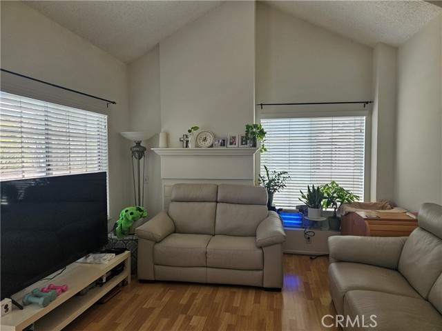 13421 Fontwell Court, La Mirada CA: https://media.crmls.org/medias/fe13b88e-759c-4802-b1fa-8cb52b2c0caf.jpg